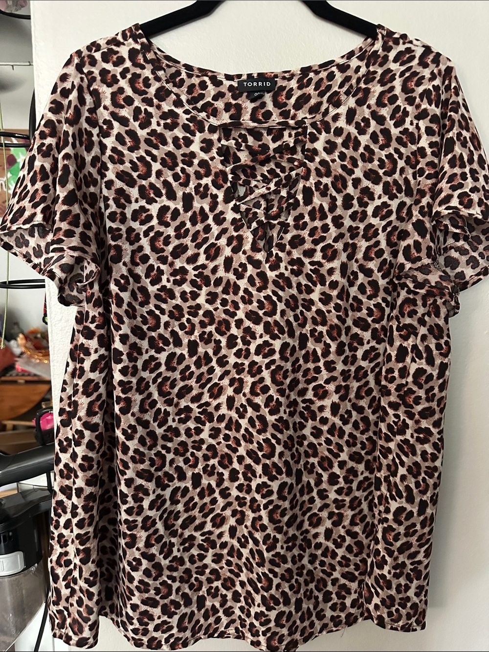torrid Leopard Print Short Sleeve Tee in Beige and Brown